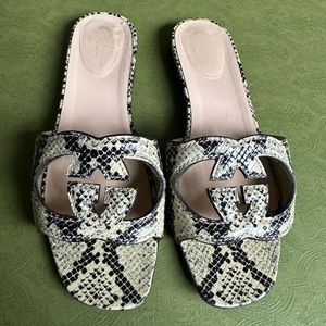 Gucci Leather Cutout Interlocking G Sandal